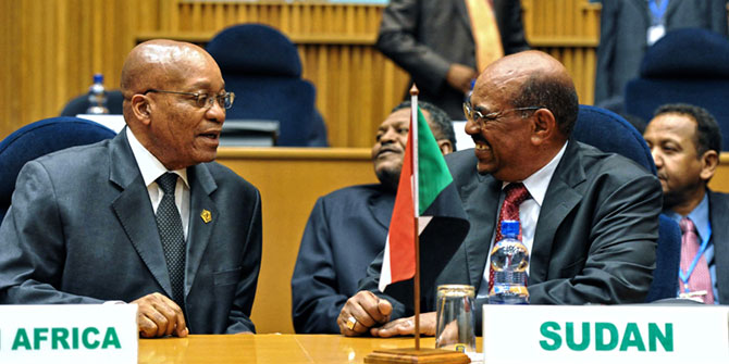 South African President Jacob Zuma shares a laugh with Sudanese President Omar al-Bashir (Photo: Ntswe Mkoena / EPA)