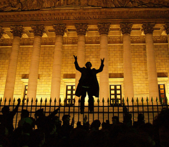 Protest at Assemblée nationale, Paris (Credit: Hughes Eglise, CC BY 2.0)