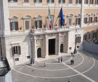 Palazzo Montecitorio, seat of the Italian Chamber of Deputies, Credit: Simone Ramella (CC-BY-SA-3.0)