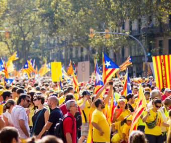 Supporters of Catalan independence on 11 September 2014, Credit: Eric Burniche (CC-BY-SA-3.0)