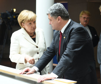 Angela Merkel and Ukraine President Petro Poroshenko, Credit: EPP (CC-BY-SA-3.0)