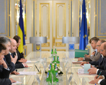 Talks between European Parliament President Martin Schulz and Ukraine President Petro Poroshenko in July 2015, Credit: © European Union 2015 - European Parliament (CC-BY-SA-ND-NC-3.0)