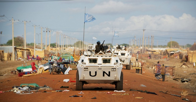 Peacekeepers from the United Nations Mission in Sudan (UNMIS)  