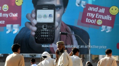 pakistan-cell-phone-story-top