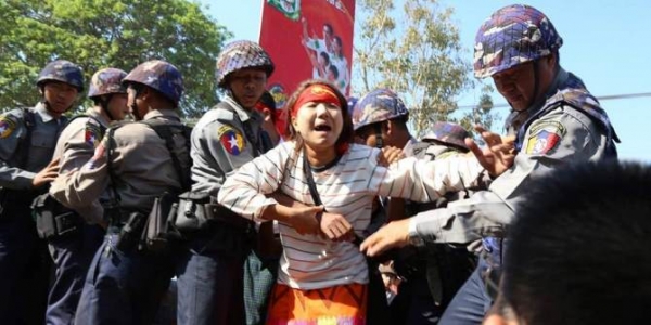 Police crackdown on student protesters in Latpantann, March 2015. Credit: Burma Democratic Concern CC BY 2.0
