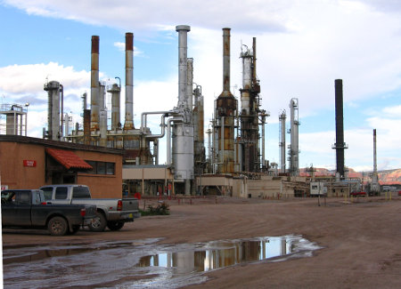 Refinery in New Mexico Credit: Jonathan Boeke (Flickr, BY-NC-SA-2.)